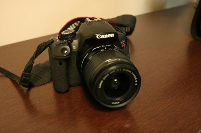 Camera Canon T4i + Lente 18-55