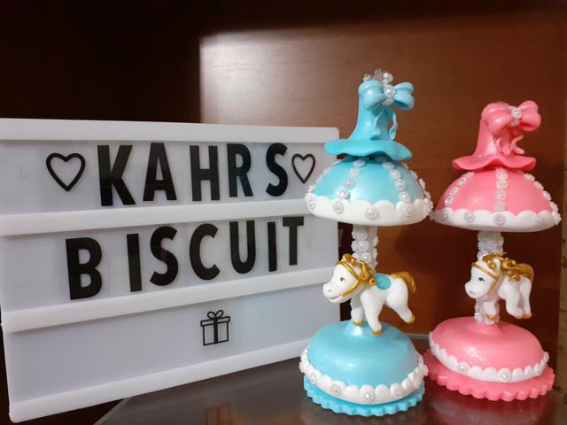Porta caneta decorada em biscuit