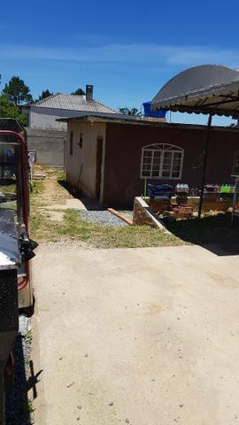Vende-se Casa com terreno grande, com estrutura para sobrado