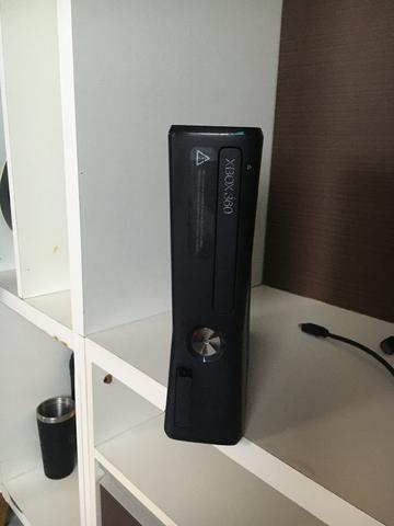 Xbox 360 com luz vermelha vendendo para uso de peças