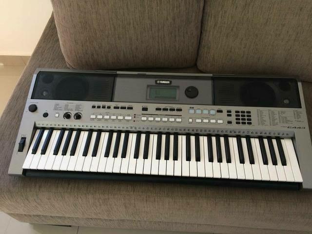 Teclado Yamaha psr 443