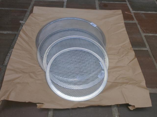 Tela para assar pizza tamanhos -35,40,45 e 50cm - novas - Foto 2