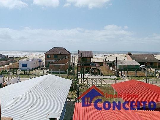 C06 - Belo sobrado em ótima região a 100 metros do mar - Foto 9