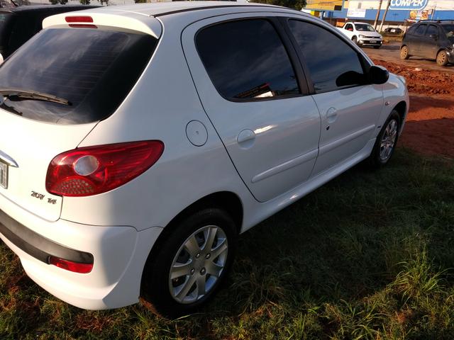 Vendo Peugeot 207 XR completo com134 km rodados - Foto 3
