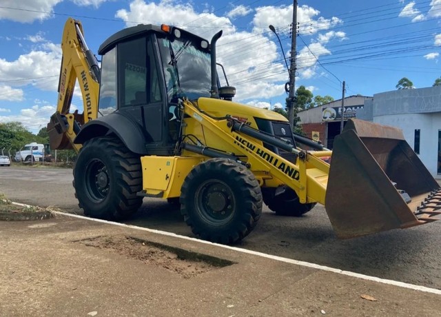 Retroescavadeira New Holland 95b