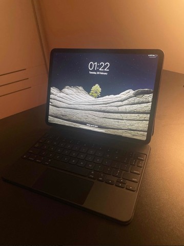 iPad Pro 11pol. (2021) 1TB de espaço e 16gmRAM com Magic Keyboard