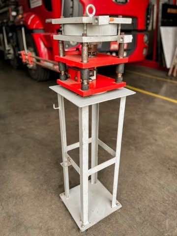 Estampo pneumático para fabricação de gradil e cerca em alumínio - NOVO