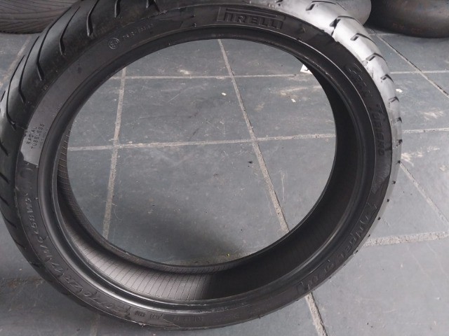 pneu usado Pirelli angel gt 2 120/70-17  - Foto 2