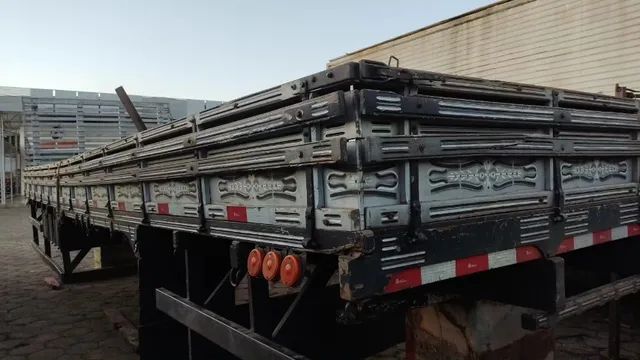 carroceria para caminhão truck, estilo tabaiana cor prata  - Foto 2