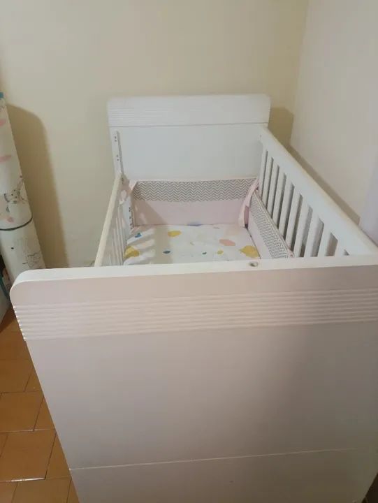 Vendo berço com colchão   - Foto 4