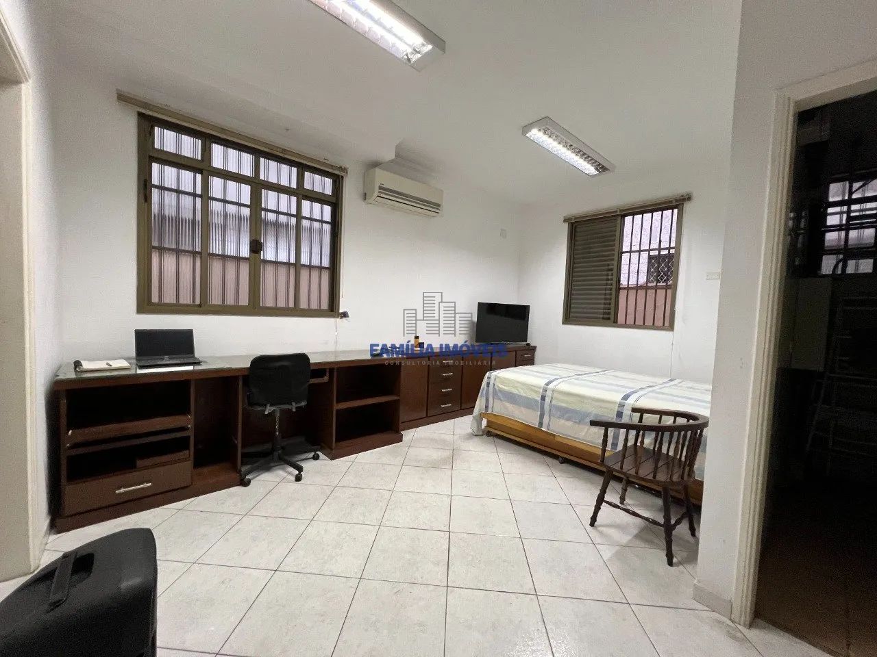Casa para alugar comercial 4 quarto 1 suite 3 vagas Embaré SP - Foto 2