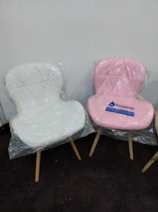 Cadeira fixa estofadas . Valor individual