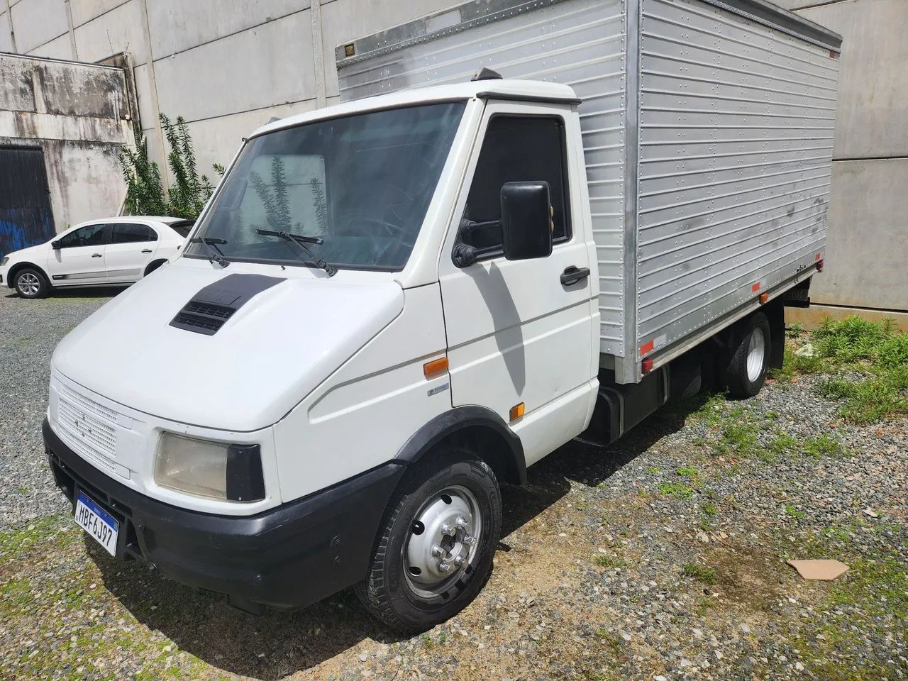 Iveco Dally 3510 ano 1999 - Foto 4