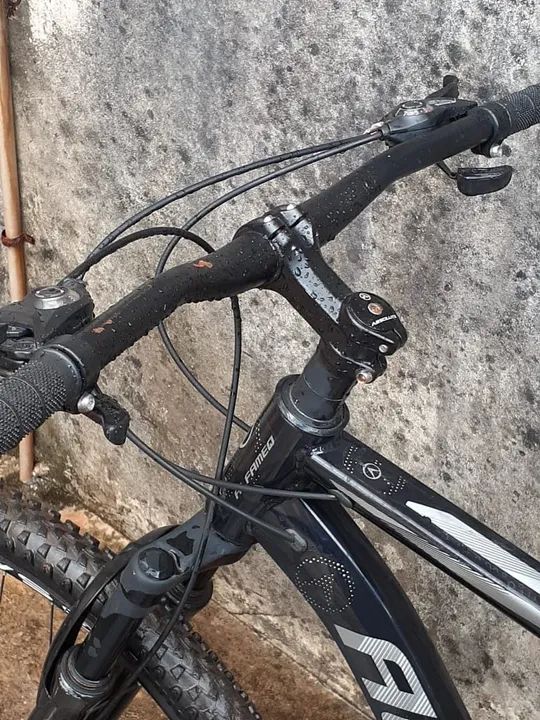 Bicicleta aro 29 ACEITO TROCA EM CELL - Foto 5