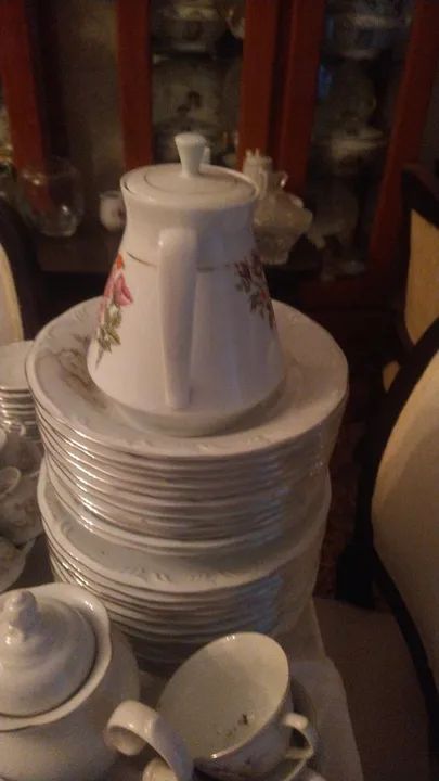 Lindo bule para chá,café ,leite chocolate etc em porcelana Schmidt com lindos arranjos  - Foto 6