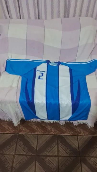 Jogo de camisa uniforme de time futebol semi novo usada duas vezes em jogos de fim de ano - Foto 3