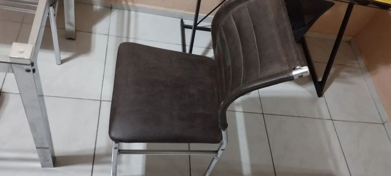 VENDO MESA TAMPA DE VIDRO. - Foto 2