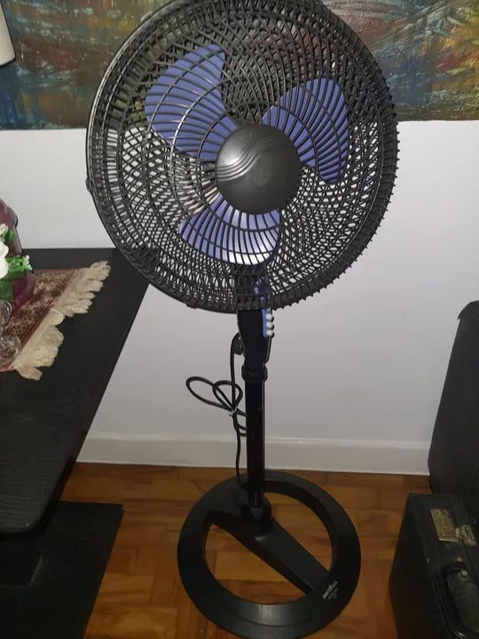 Ventilador Britânia de mesa 30cm./45 cm. coluna