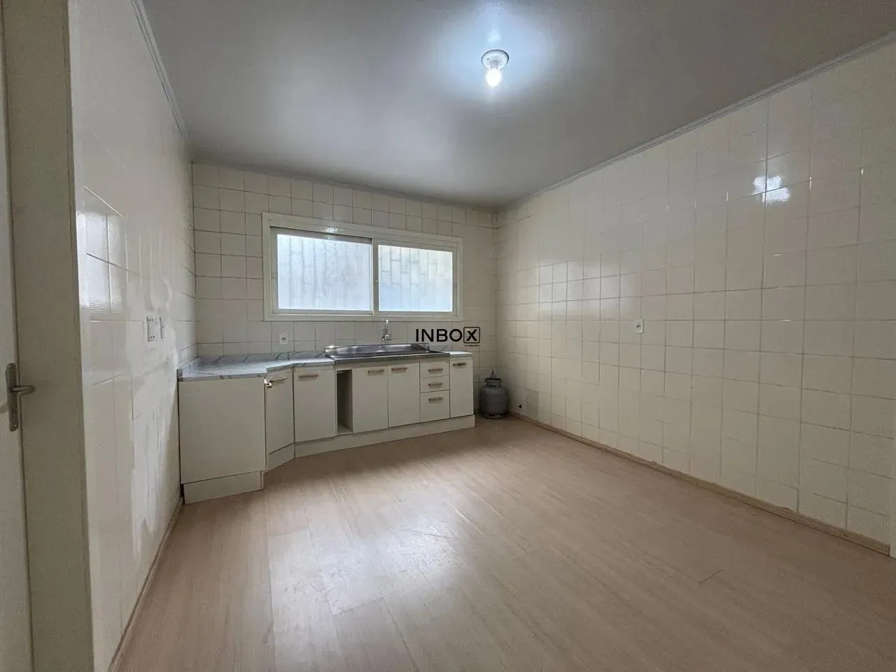 INBOX CIA IMOBILIARIA ALUGA , APARTAMENTO NO BOTAFOGO COM 40 METROS PRIVATIVOS.
