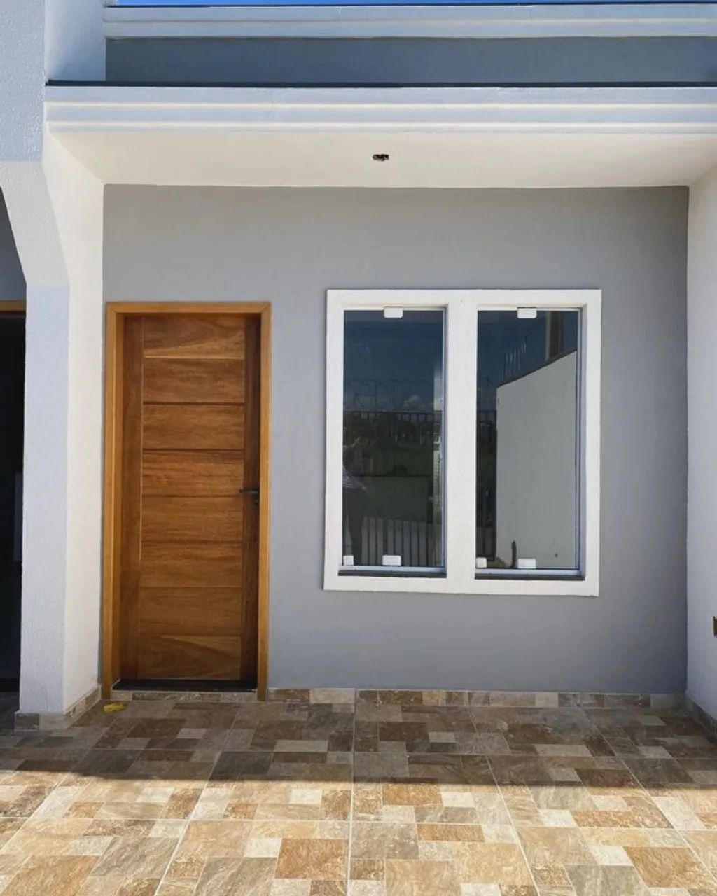 CASA COM ENTRADA FACILITADA 
