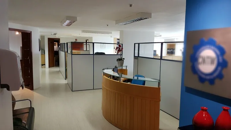 Excelente conjunto de salas corporativas e comercial para vender com 240m², mobiliado, 5°