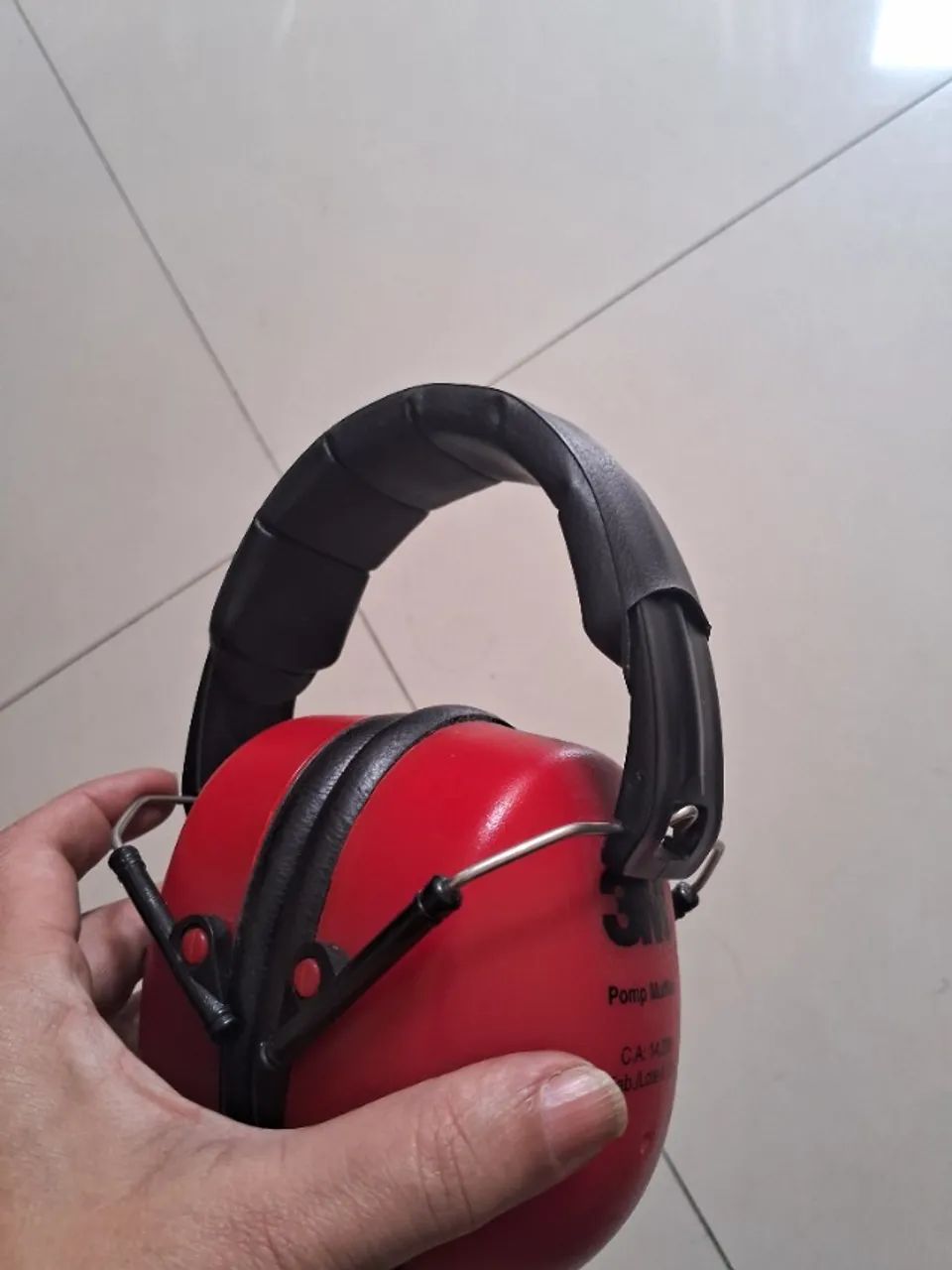 Protetor auditivo tipo concha 3M - Foto 2