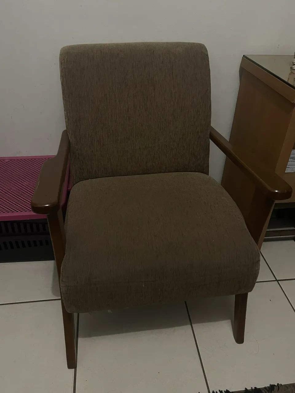 Comfortable armchair64169933719554120