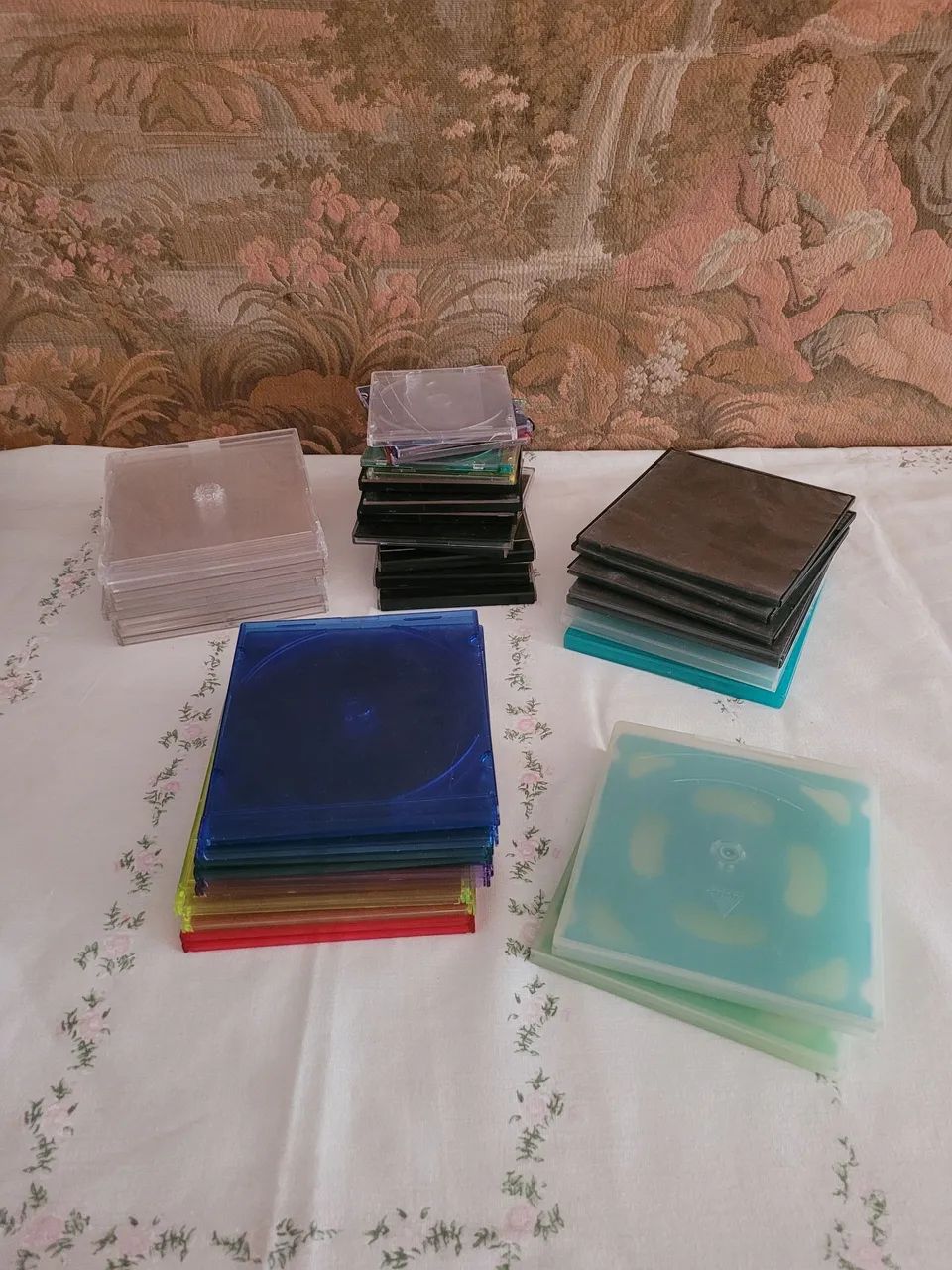 Lote de diversas caixas plásticas estojos (cases) p/ CD, DVD, games, etc