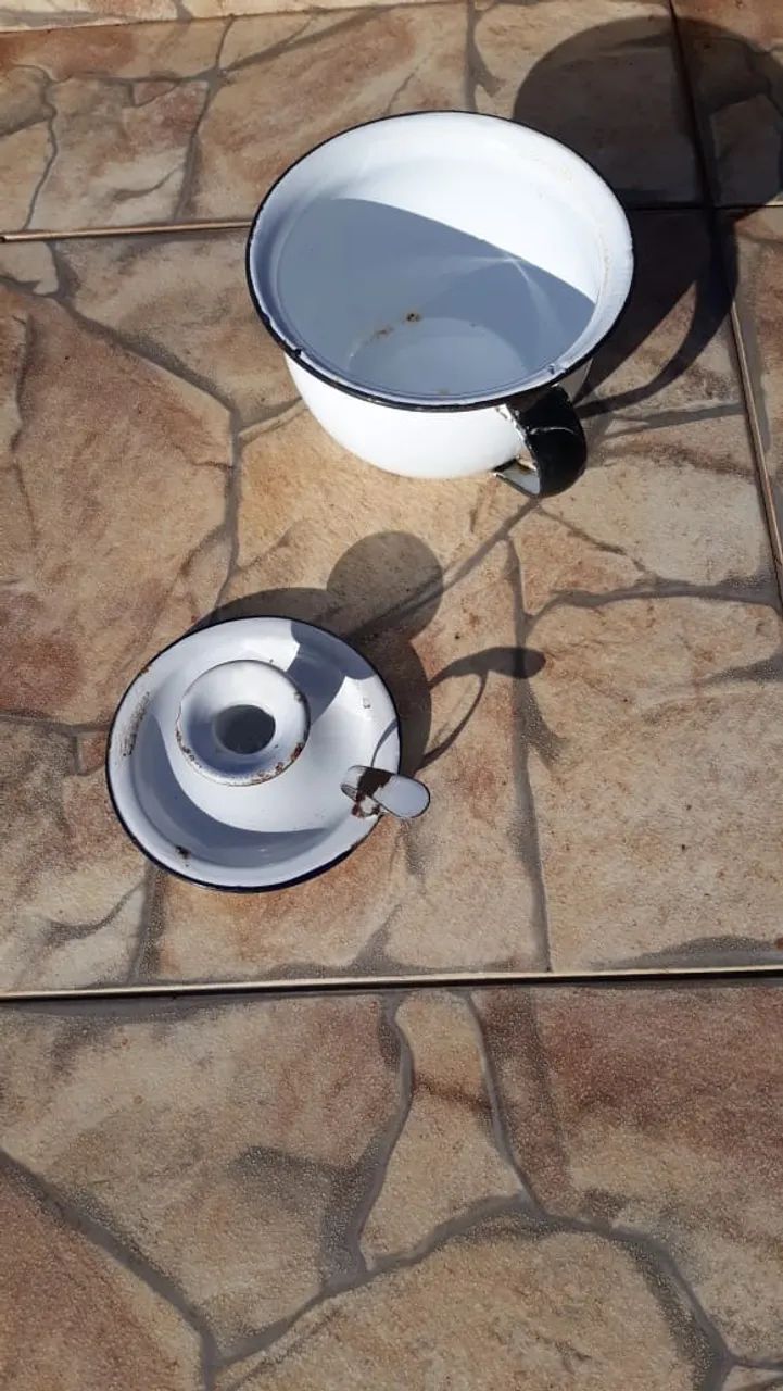 Conjunto de Penico e Castiçal. Vintage.