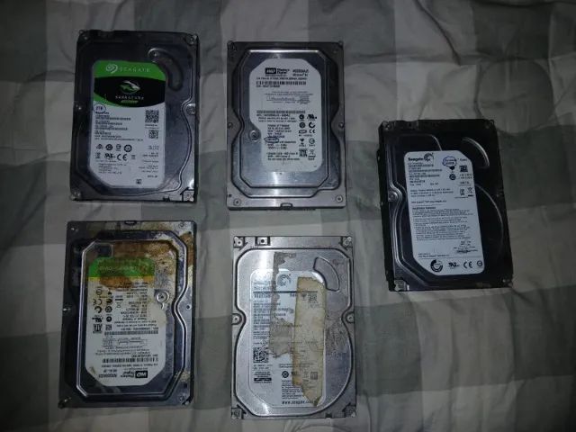 Conjunto de HDs SATA de Multiplas Capacidades de Armazenamento e Marcas