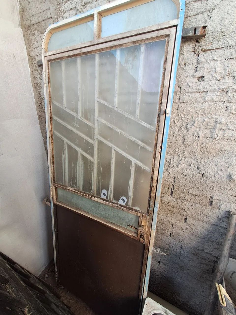 Porta de ferro 64520835794945120