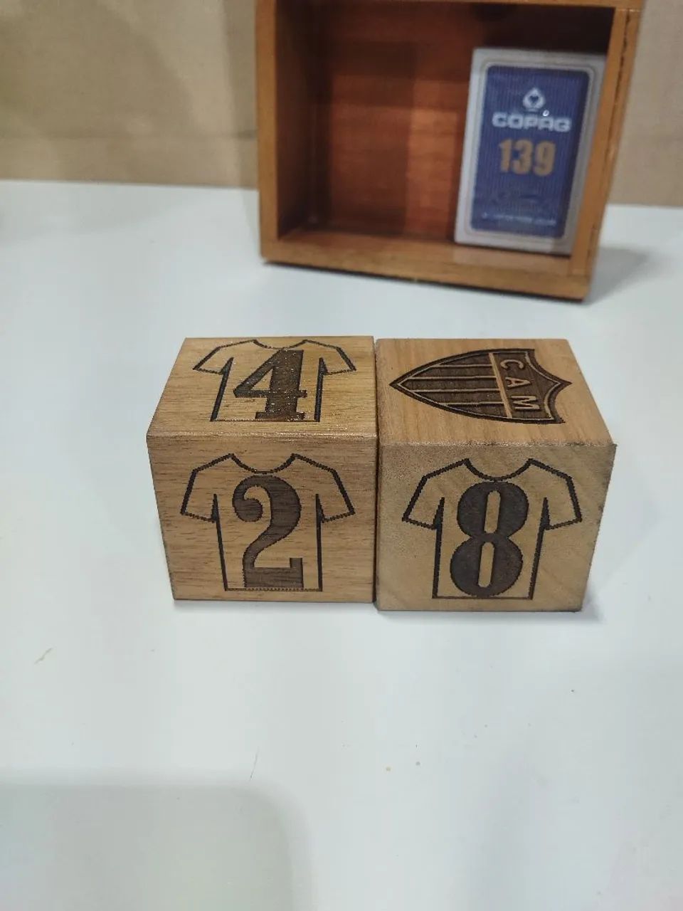 Caixa de madeira para jogos de cartas(truco)  - Foto 3