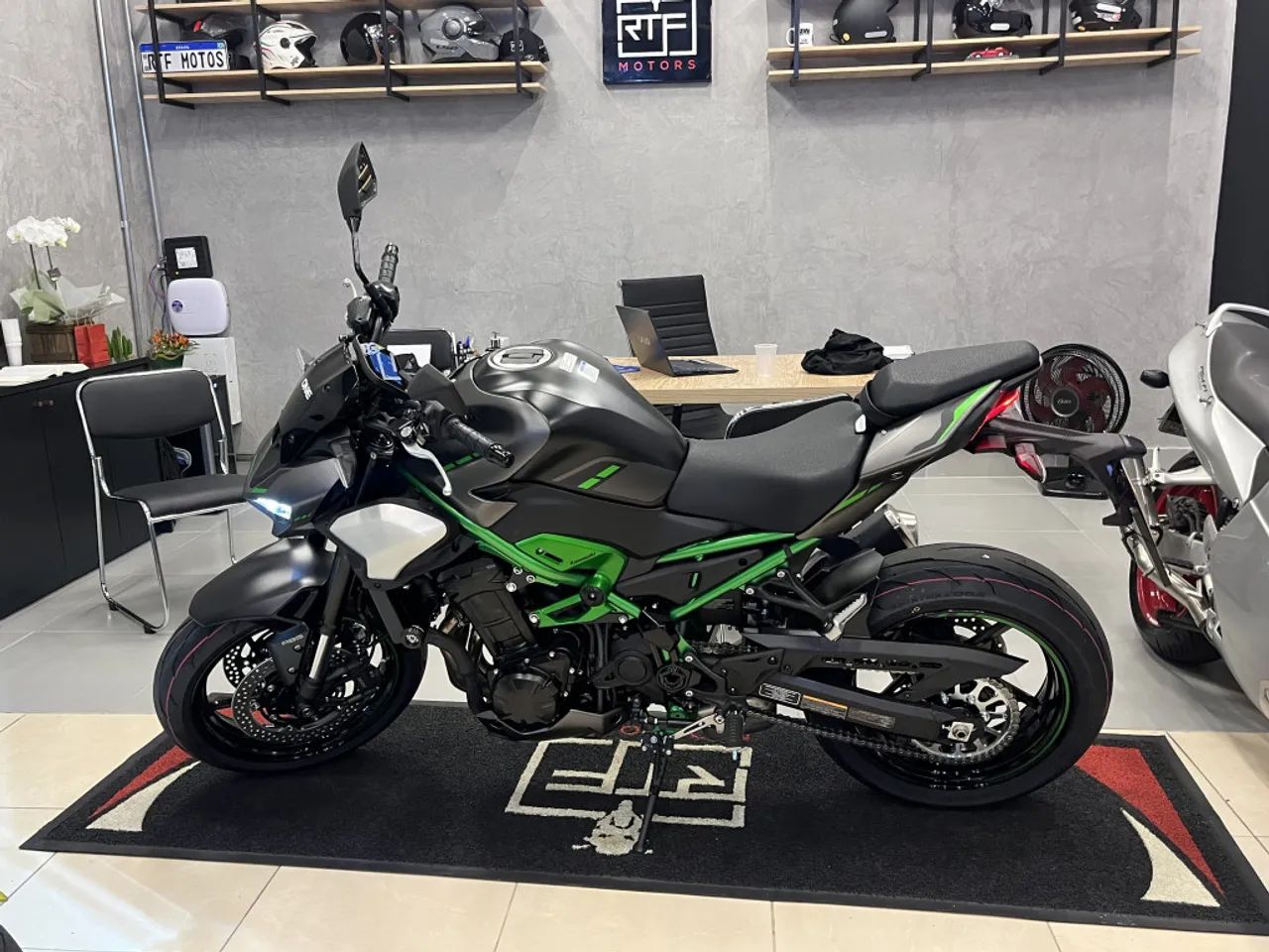 KAWASAKI Z 900 2026 - Foto 3
