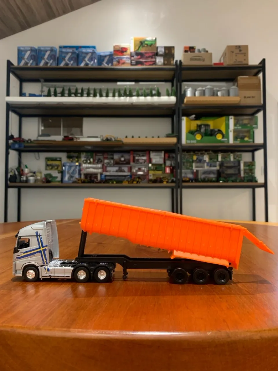Miniatura caminhão carreta 1/64