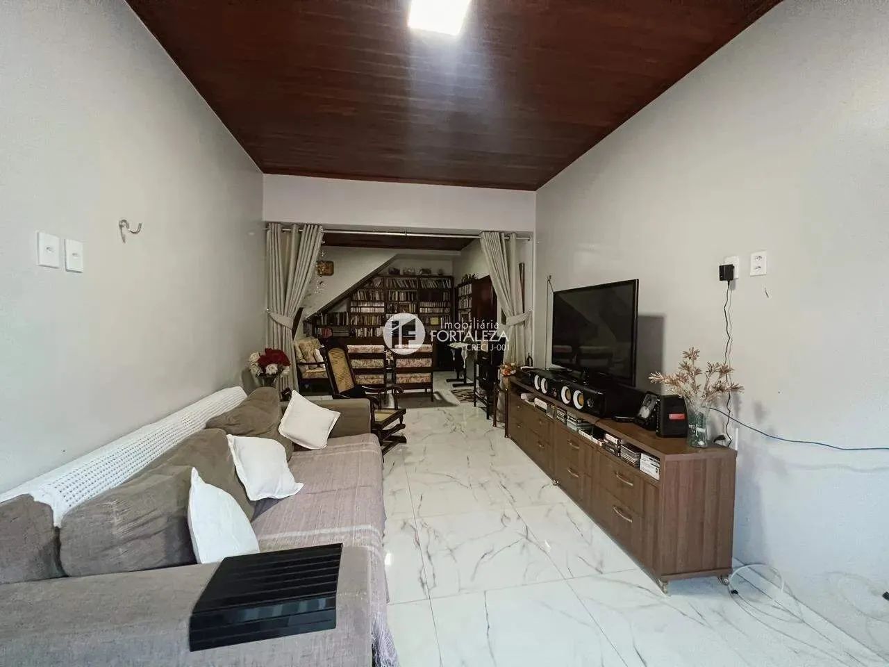 VENDO casa 7 quartos, 4 suítes. 297,36m² Ipase - Foto 3