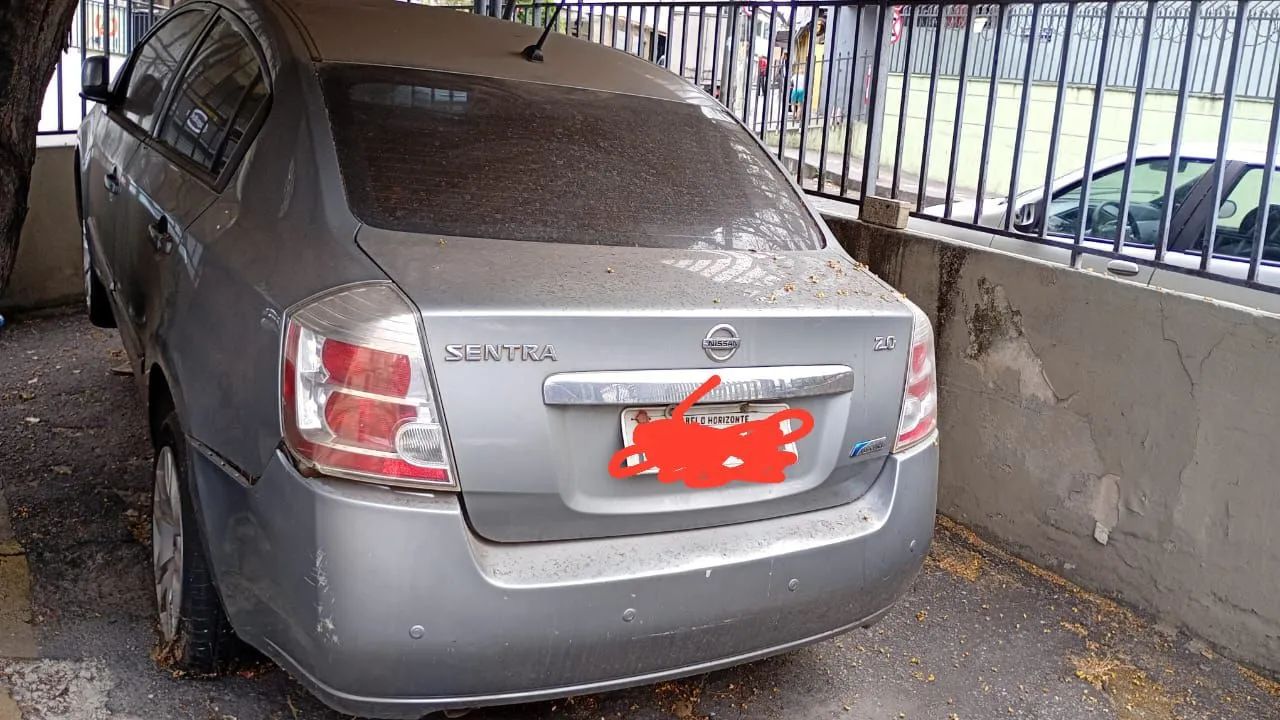 Nissan Sentra 2.0 - Foto 4