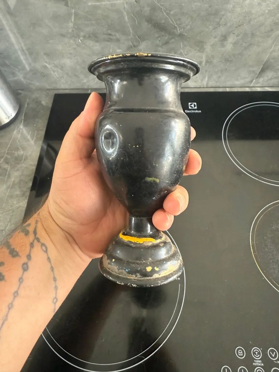 Vaso Decorativo de Metal Preto - Foto 2