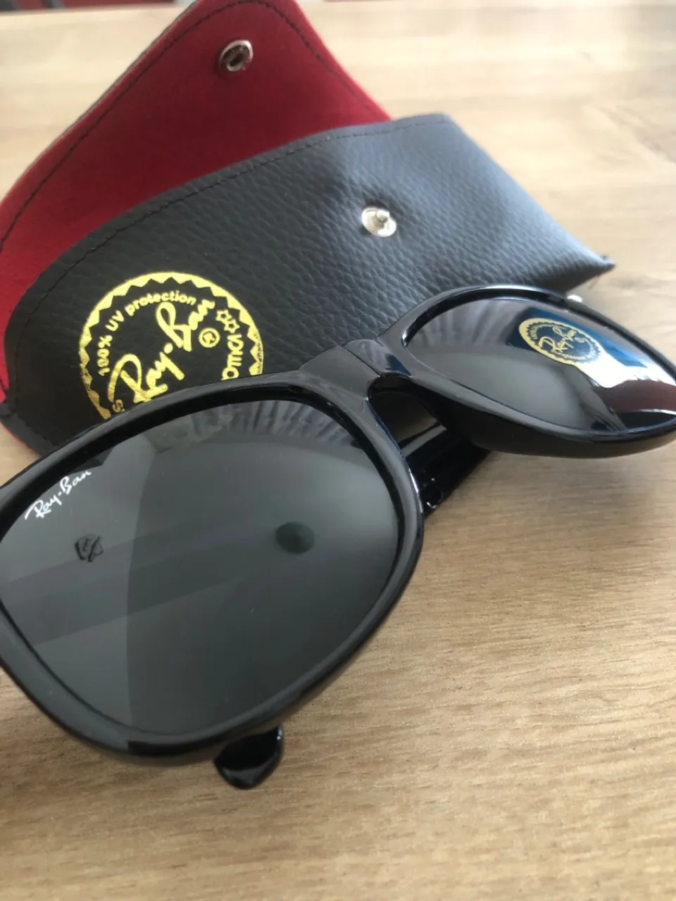 Ray-Ban Óculos de Sol - Elegância e Proteção