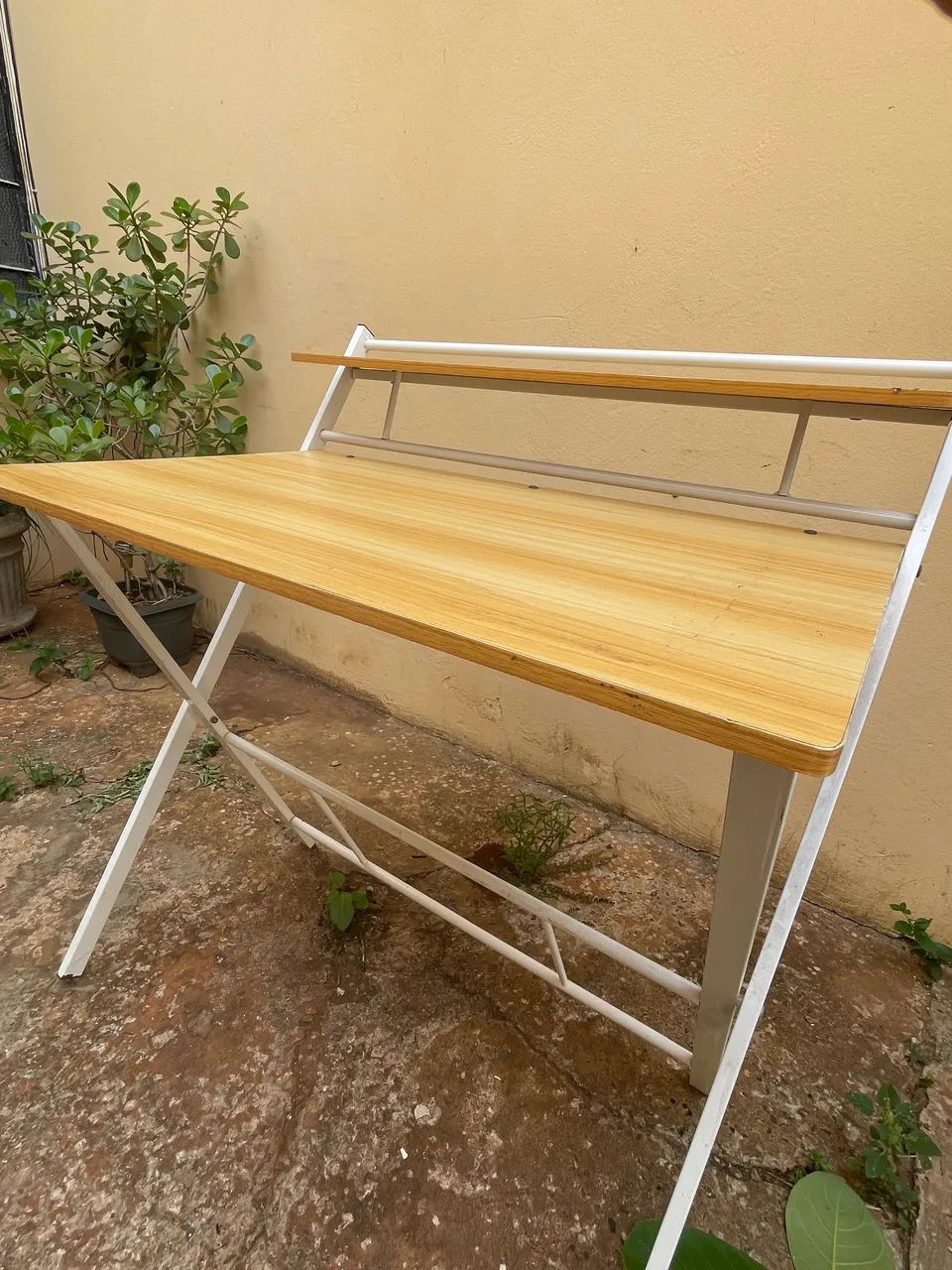 Mesa Dobrável para Estudo e Computador