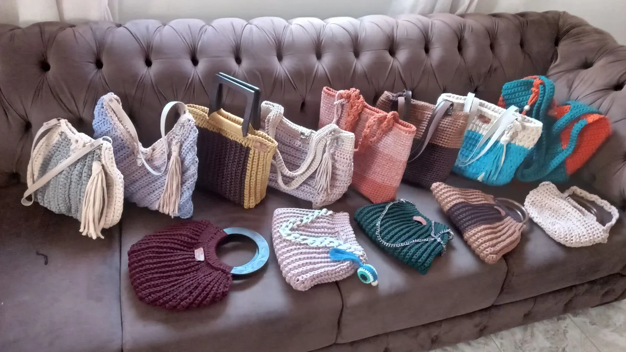 Lindas bolsas de crochê artesanais
