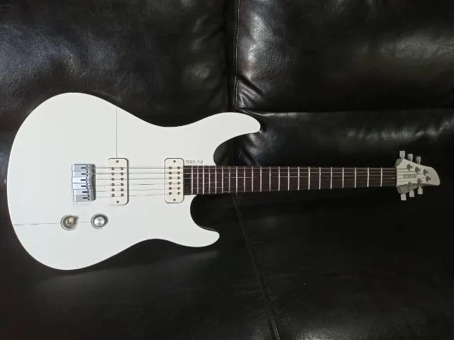 Guitarra Yamaha RGX A2 - Instrumentos musicais - Jardim Carvalho