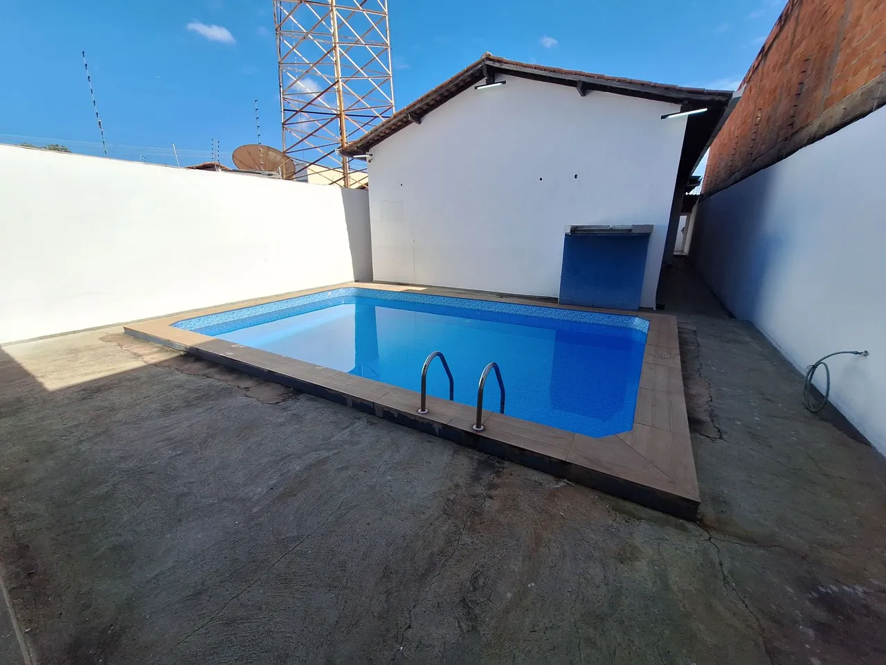 Vendo ou alugo casa no centro de Imperatriz