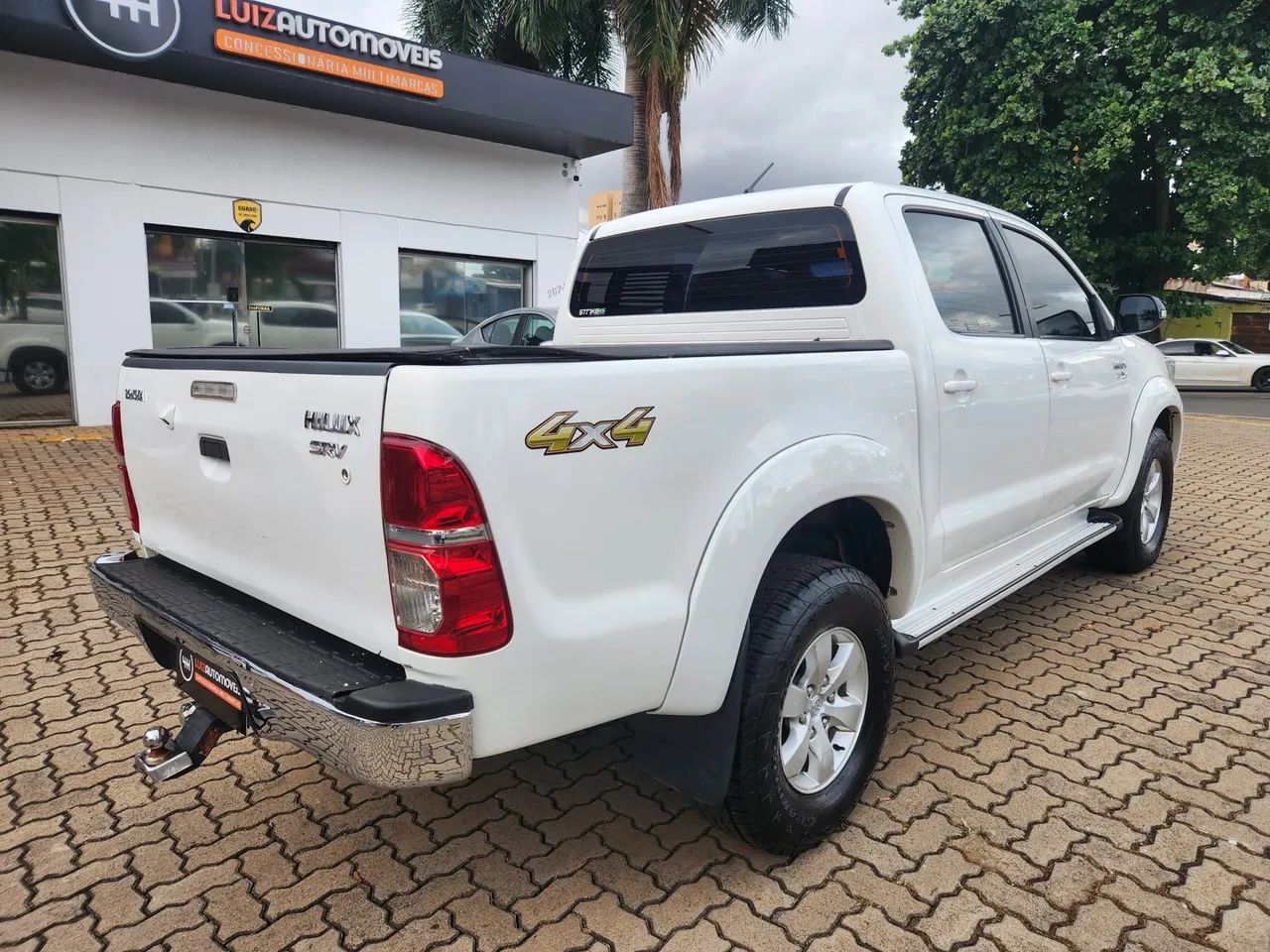 Toyota Hillux SRV 2015/15 2.7 flex aut 4x4  - Foto 3