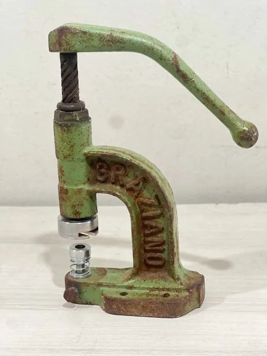 Máquina de pregar botão 