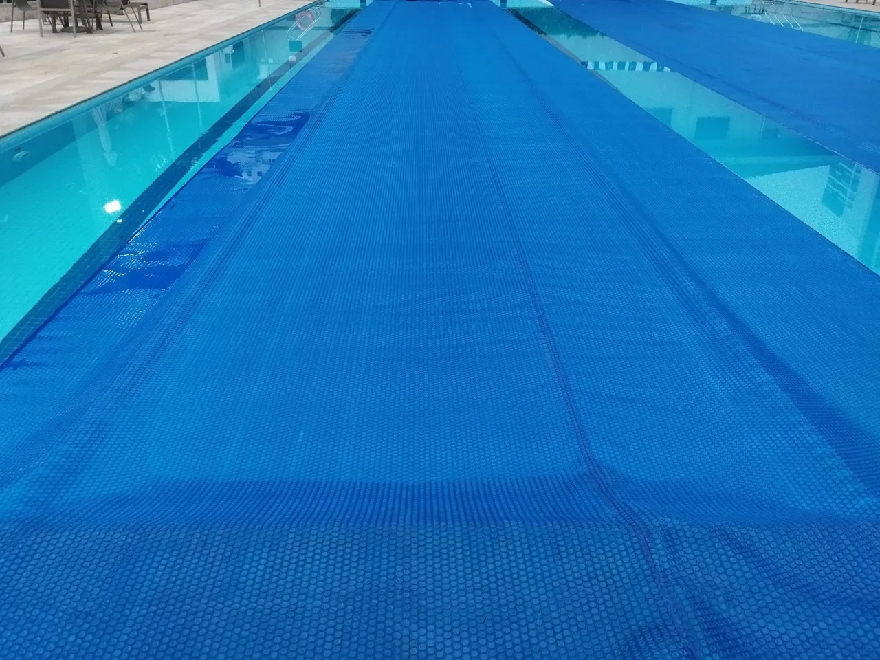 Lona, cobertura térmica para piscina. Preço por metro.