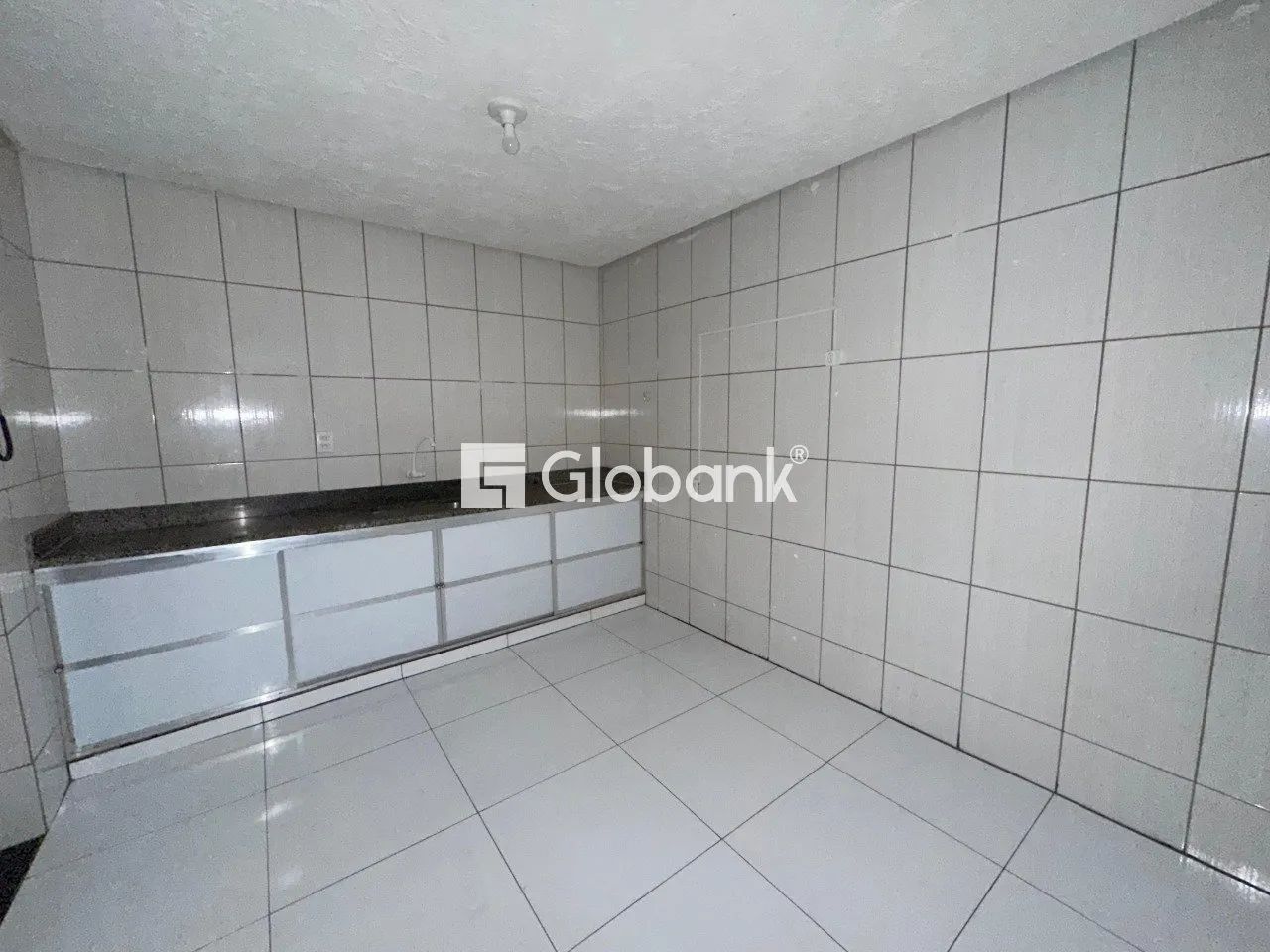 Casa espaçosa e bem localizada o bairro Alcides Rabelo em Montes Claros-MG - Foto 5