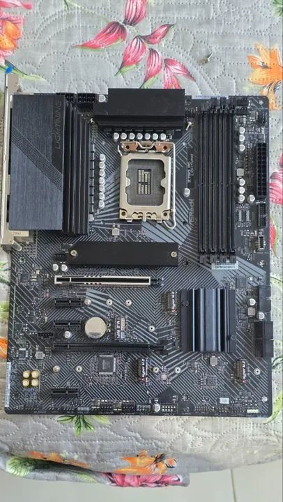 Placa Mãe ASRock Z790 PG Lightning DDR5 + Fenvi AX210