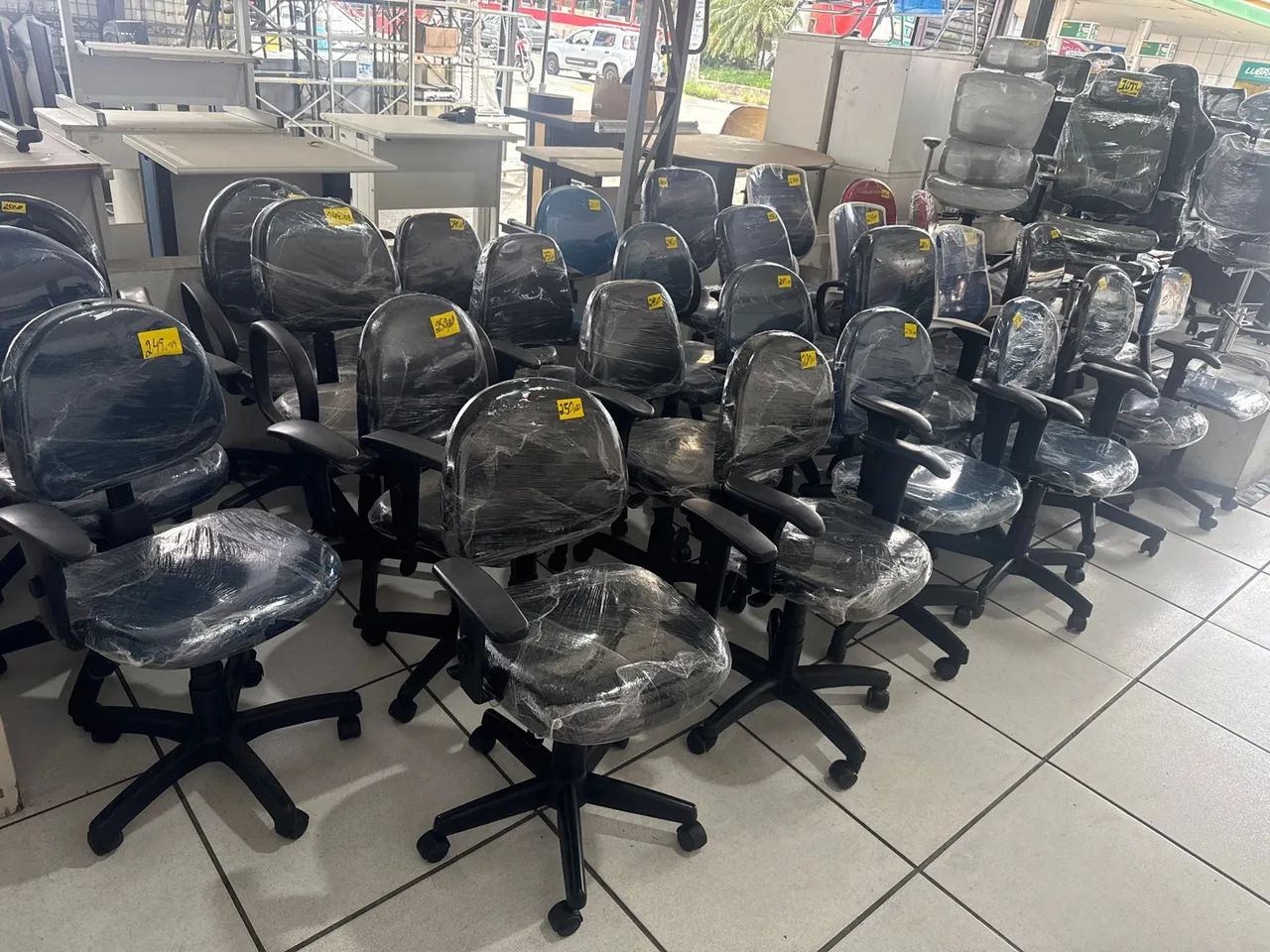 Cadeiras escritório a partir 150,00  - Foto 4
