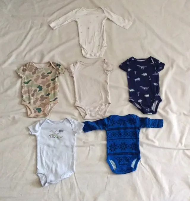 Roupas tipo body para bebês recém nascidos. Usadas mas em ótimos estado. Semi novas. - Foto 3