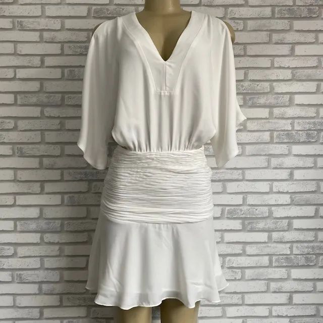 Vestido Branco Canal Com Recortes Tamanho P